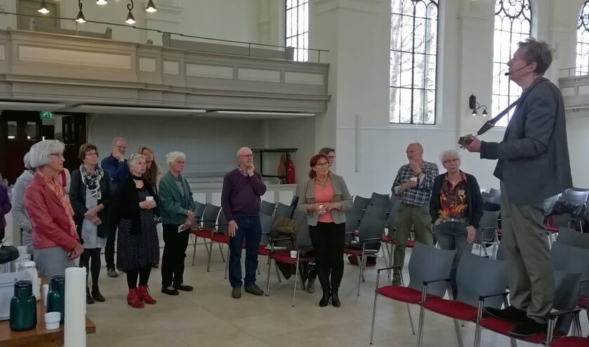<p>Ook Jan Rot gaf in eerder een mooie lezing in de Vluchtheuvelkerk. </p>