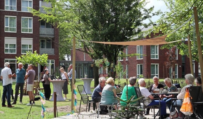 <p>Feestelijke opening van de moestuin.</p>