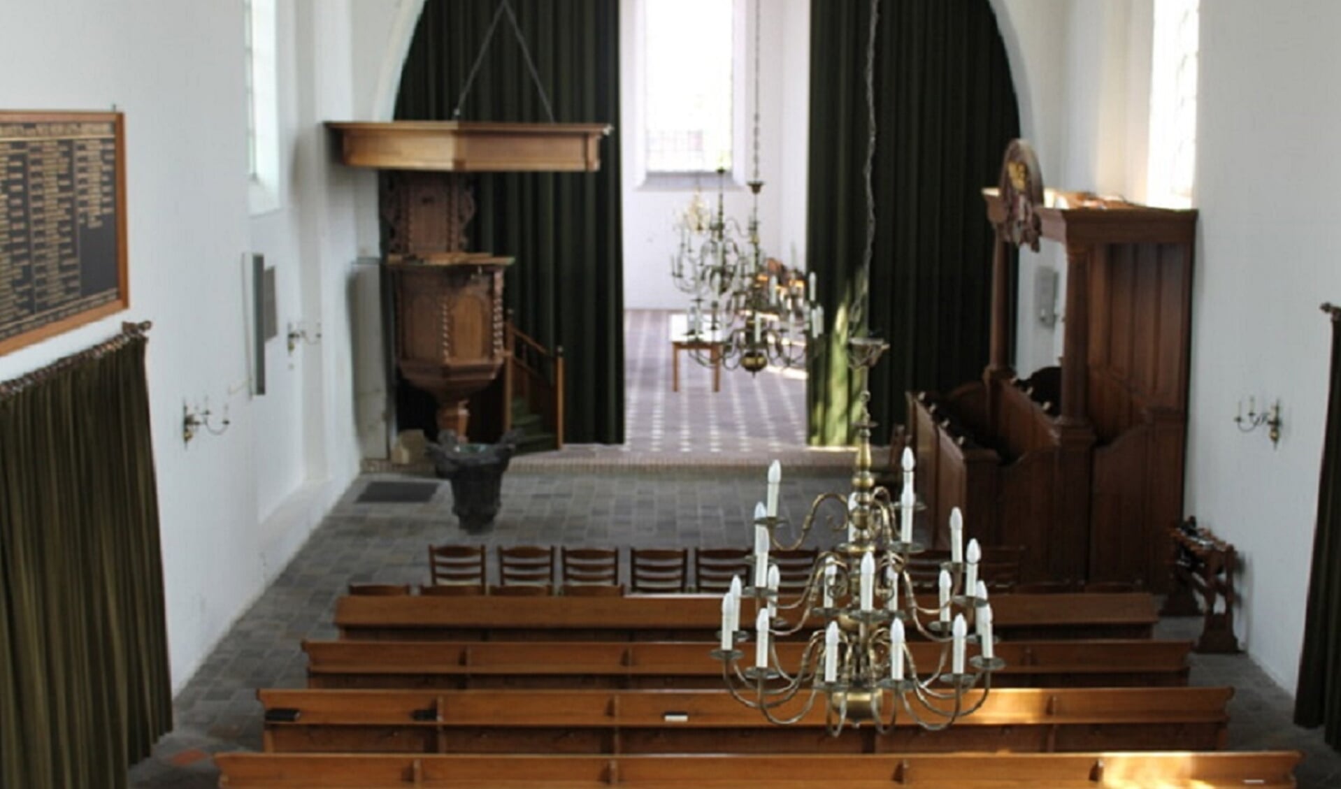 De Hervormde Kerk in IJzendoorn is regelmatig op zaterdagmiddag van 14.00 tot 16.00 uur te bezichtigen.