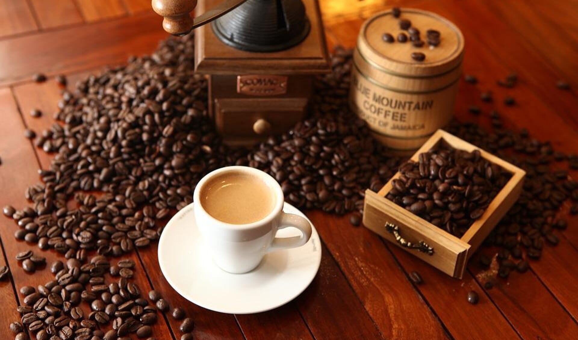 Gezellig koffie drinken met elkaar. (foto: Pixabay)