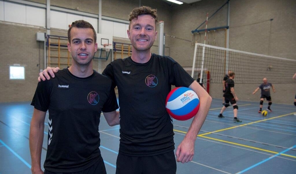 Jeroen en Martijn bij Volleybalvereniging Keizer Karel. 