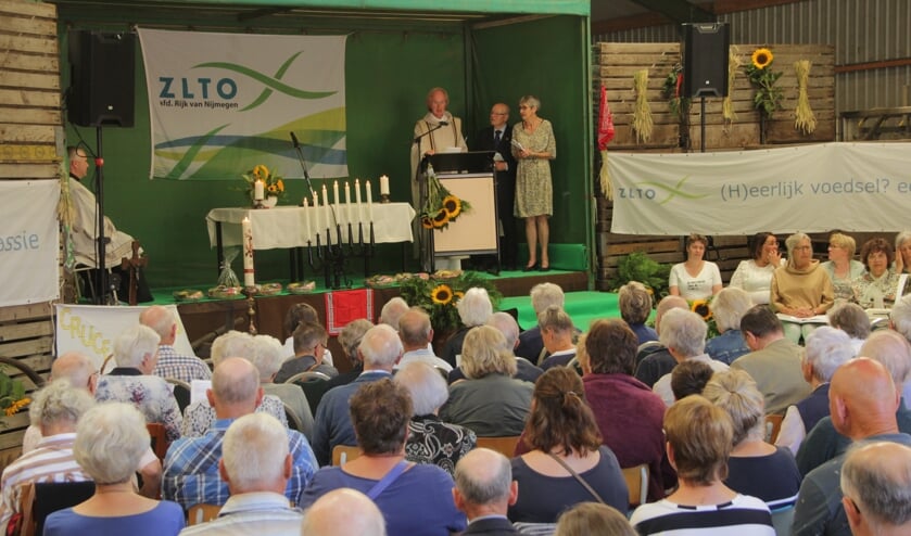 <p>Pastoor Aloys van Velthoven maakt de opbrengst van de collecte bekend: 500,05 euro voor het Vrijheidsmuseum.</p>