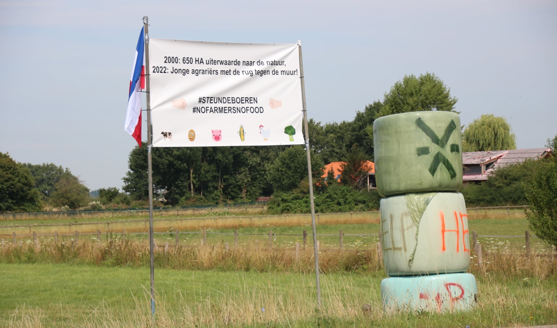 Nieuwe banners langs Rijksweg en Sint-Hubertusweg.