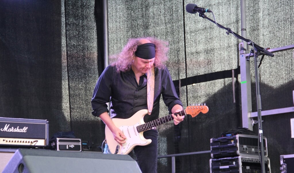 Bluesmiddag Zaal Gieling met Julian Sas & Band - Duiven Post
