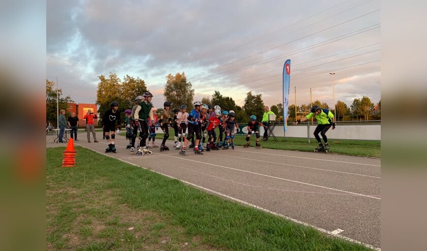 Massa start van 'De Elfstedentocht'. (foto: Boddesprinters)