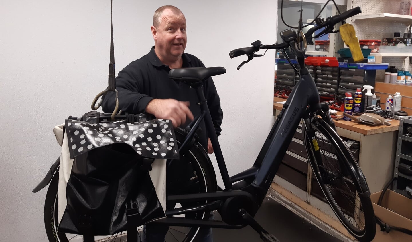 Fietsspecialist Frans van Rooy.