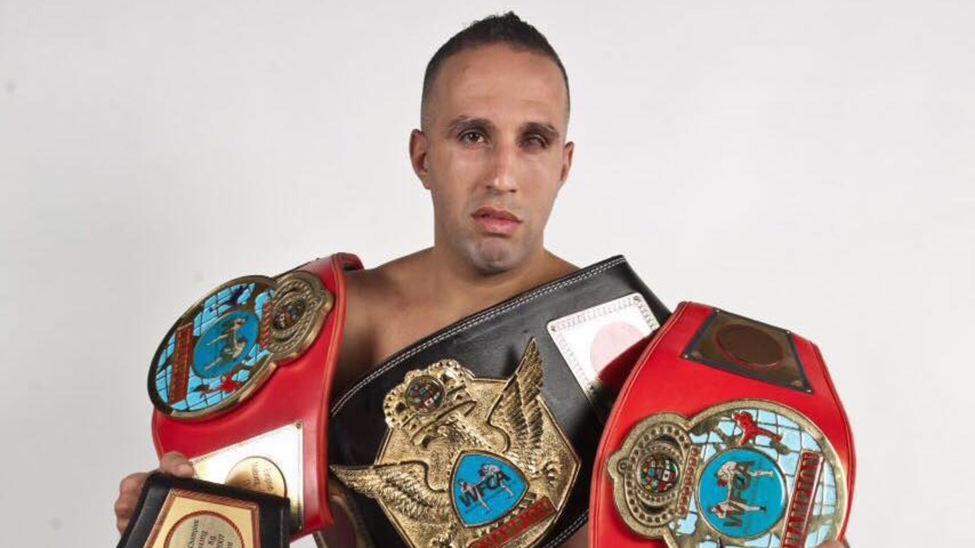 speciaal ingevlogen vijfvoudig wereldkampioen bokskampioen Faldir Chahbari