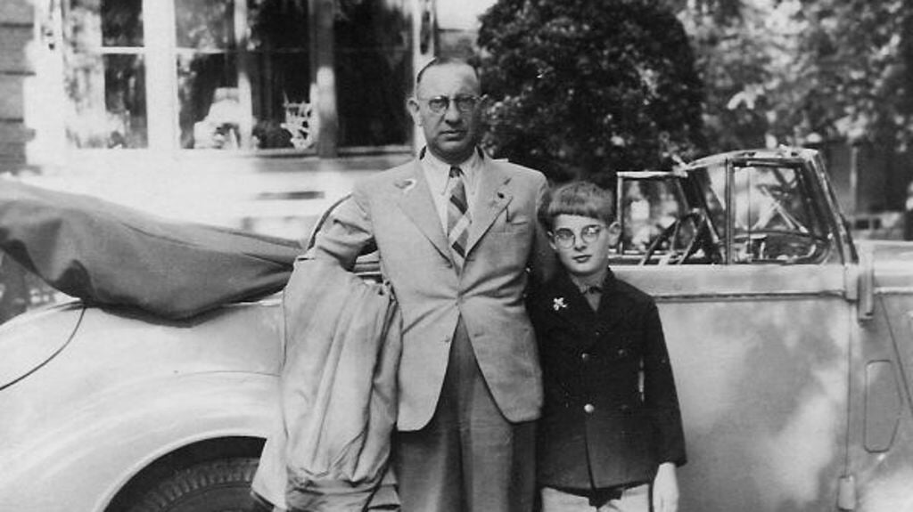 Edy Grödel met zijn vader, 1940.