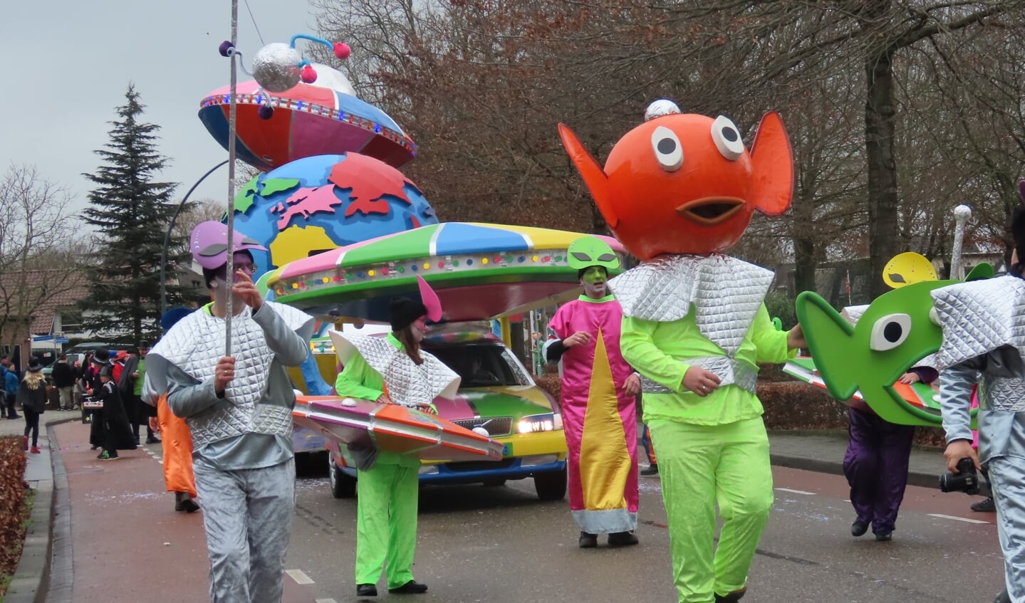 De Toetenburgers vierden carnaval op buitenaardse wijze