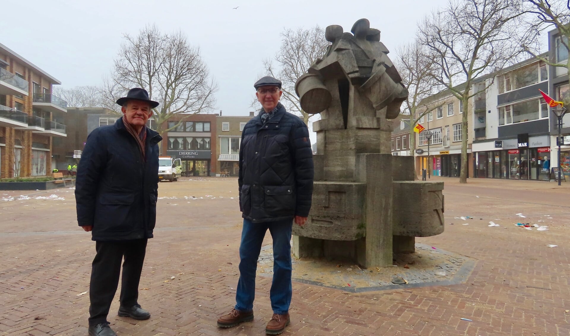 Wim van den Boom en Jan Godschalk verhalen over de verschrikkingen in de Tweede Wereldoorlog in Zevenaar