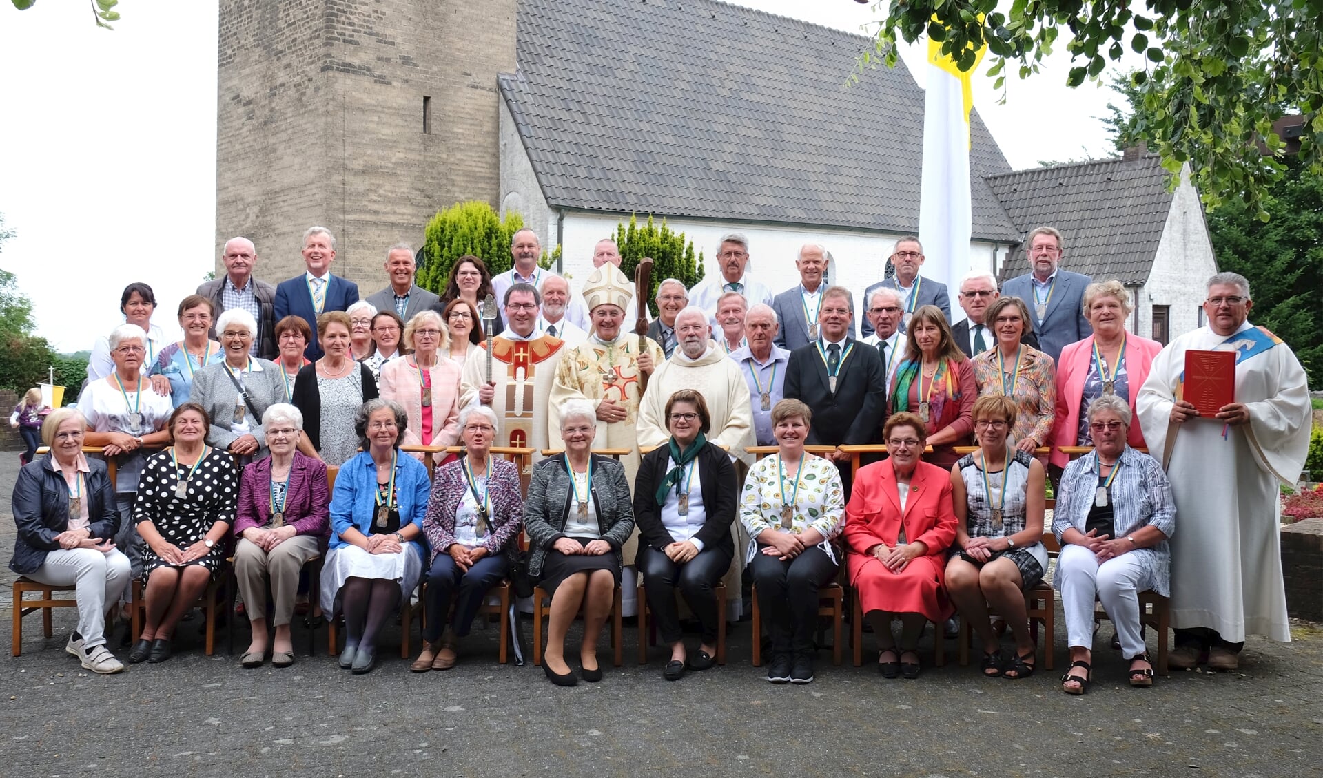 Het koor tijdens het bezoek van de Bisschop van Munster.