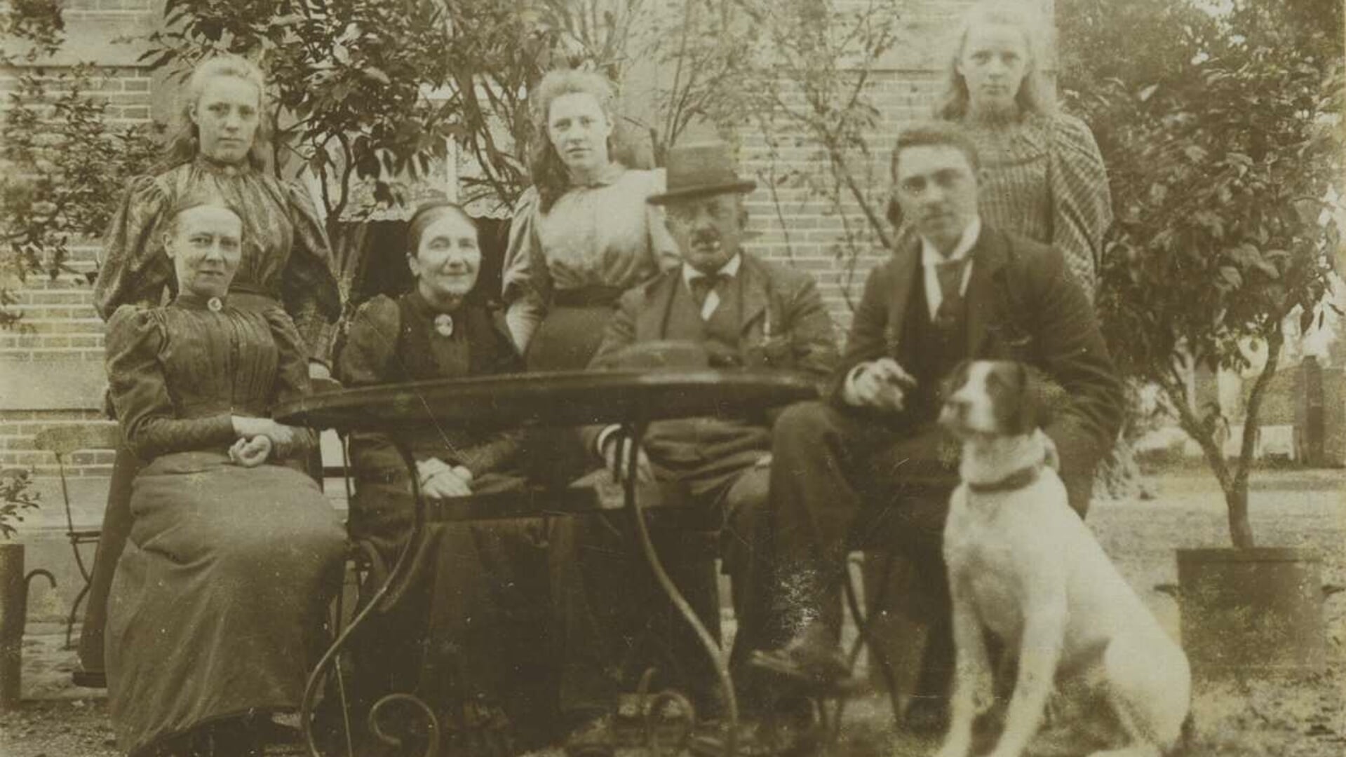 De familie Snoeck voor Huize Oud Heyendaal (1900)