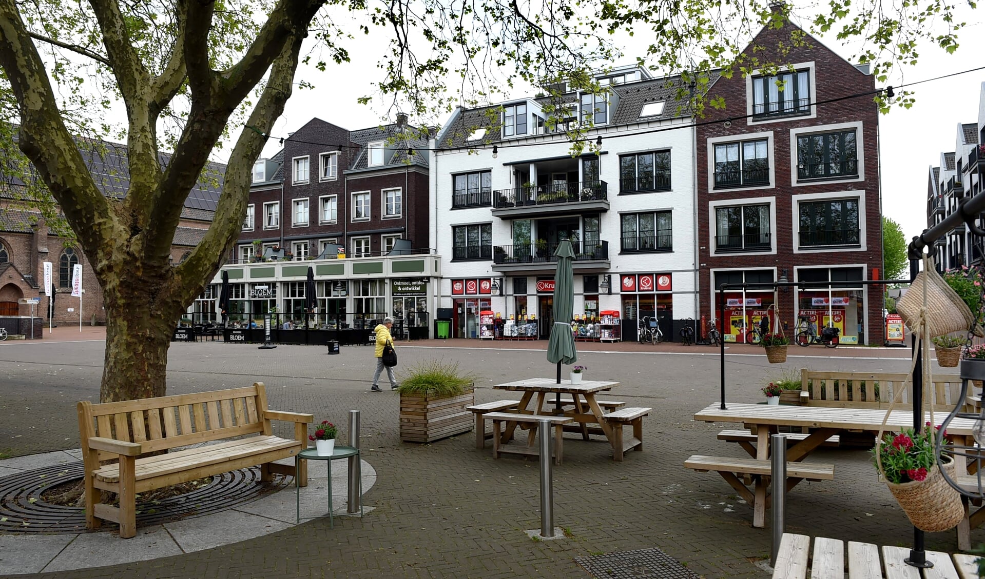 De Markt in Bemmel is niet in trek voor standplaatsen voor maatschappelijke doeleinden. Zo kunnen er voor de horeca meer mogelijkheden voor terrassen komen. 
