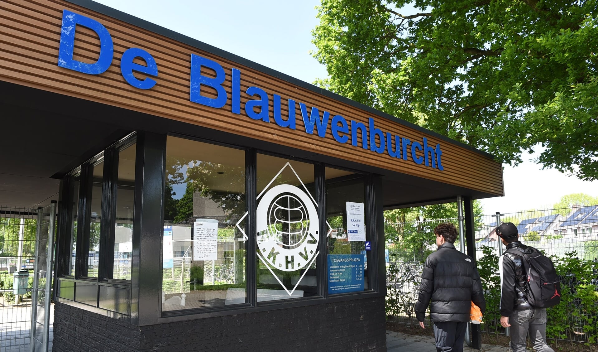 Met een ingrijpende renovatie is sportpark De Blauwenburcht met RKHVV klaar voor de toekomst. (foto Sjaak Veldkamp)