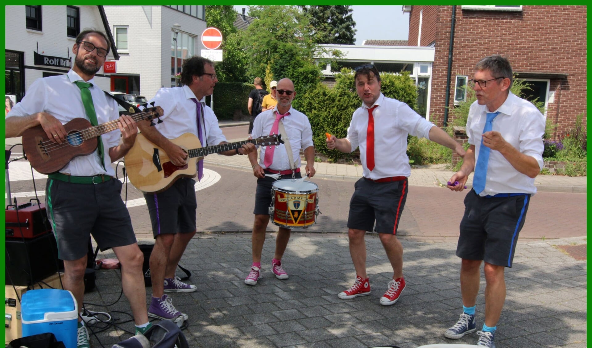 De Slechte Band in actie tijdens het NK Straatmuzikanten 2022 in Elst.