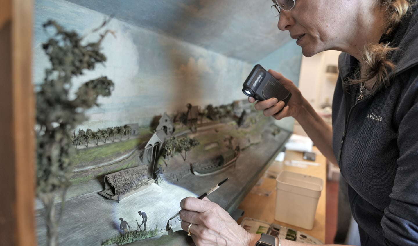 Het diorama van plantage Kerkshoven in Suriname wordt gerestaureerd.