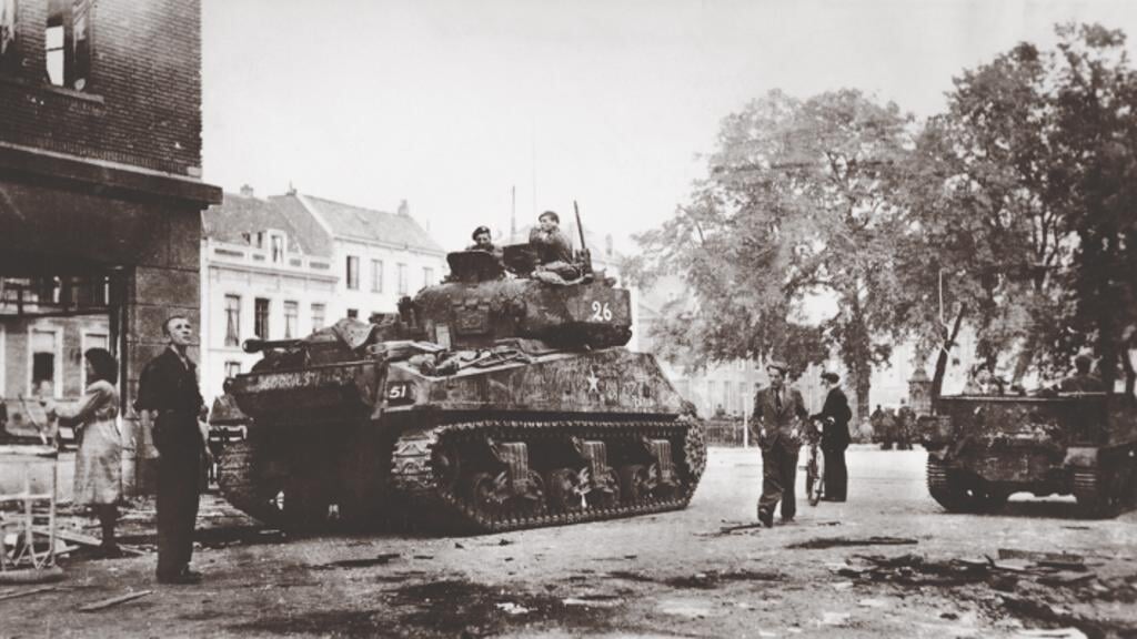 Tanks in de straten van Nijmegen