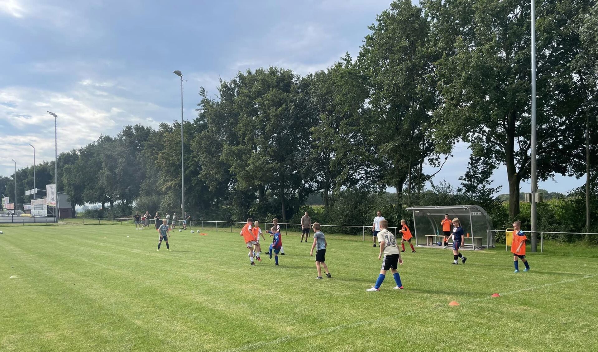 Training jeugd VVA Achterberg. (foto: Patricia van Eldik)
