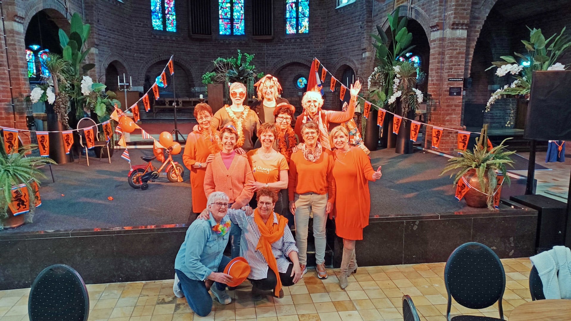 Vrijwilligers van koffiemorgen Zandse kerk. (foto: Theo van Vuuren)