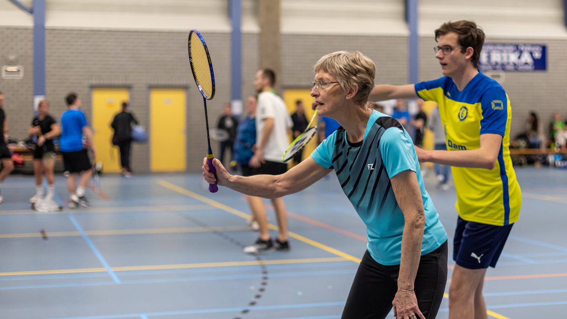 Badminton-mixteam Joke en Job Romijn. (foto: Hennie van Diest, fotograaf Lingewaard in Beweging)