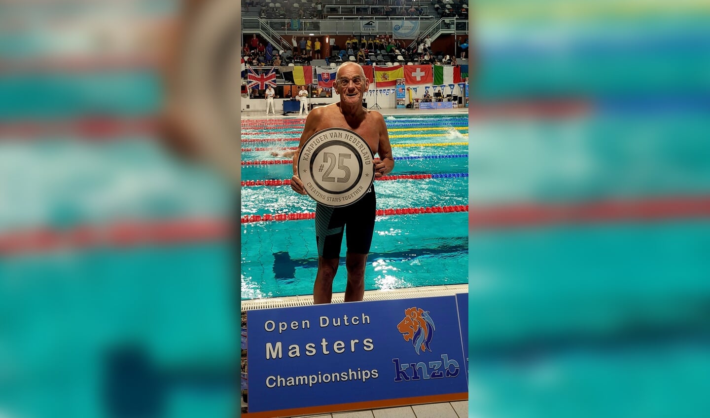 Rob Hanou, 9x zwemkampioen met een PSV voetbal supportersschaal