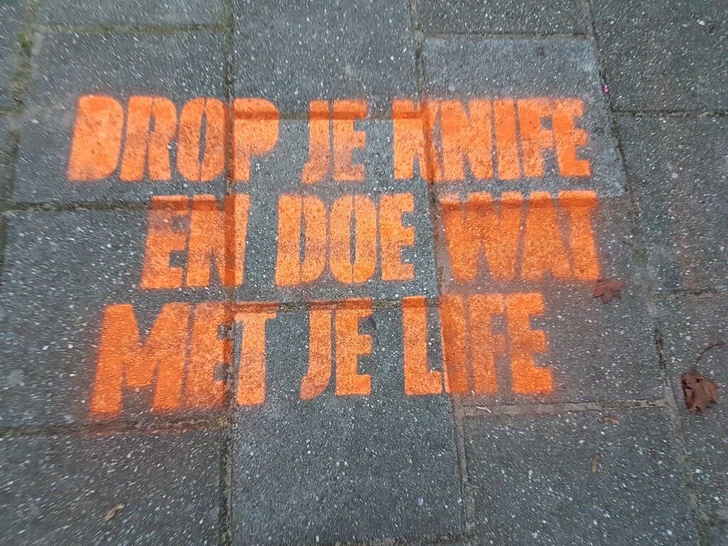 Deze slogan moet jongeren in Lingewaard stof geven tot nadenken. (foto: Maarten Marsen)