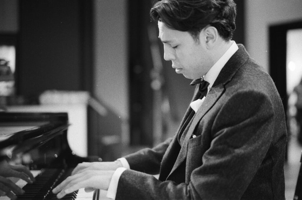 Pianist Nicolas van POucke. (foto: Londonmancer)