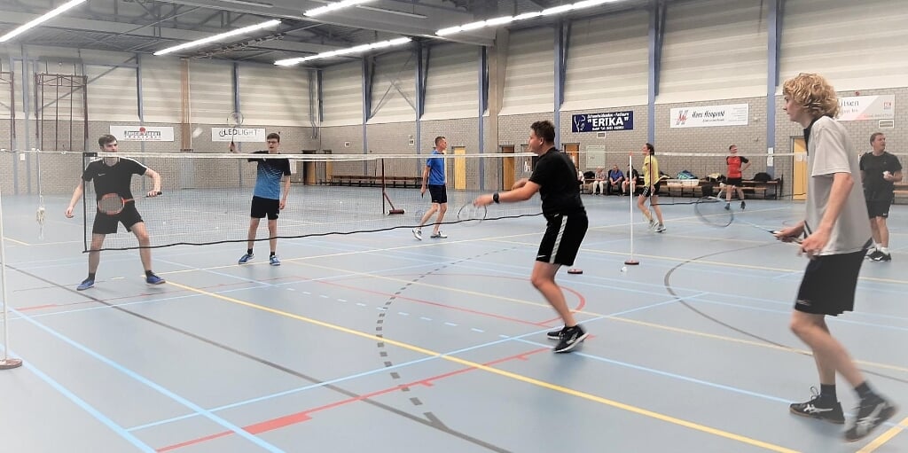 Badmintonleden. (foto: Ilse van der Westen)