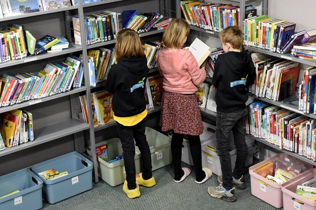 De bibliotheek op IKC De Tichelaar in Gendt. Het aantal schoolbibliotheken wil het college in de gemeente verder uitbreiden. (foto: Sjaak Veldkamp)
