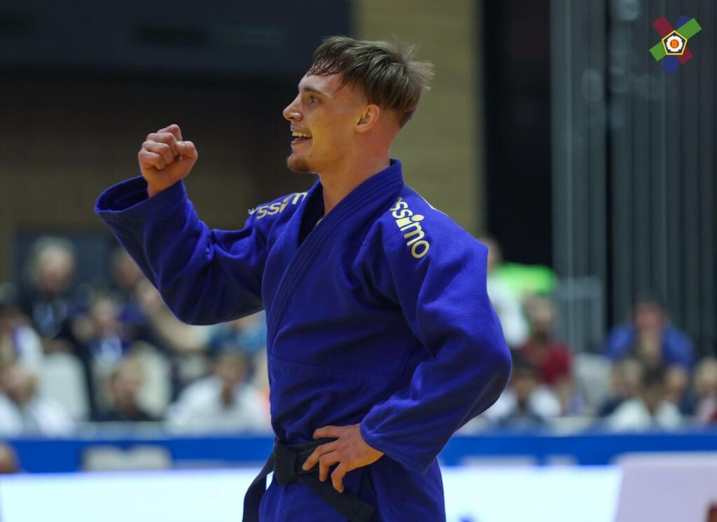Koen Heg blij met de bronzen medaille. (Foto: European Judo Union EJU) 