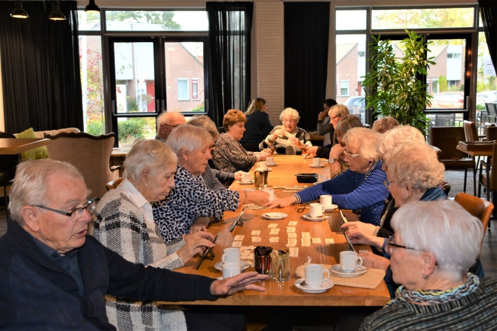 Gezelligheid troef bij KBO Beek. (foto: René Hendriks)