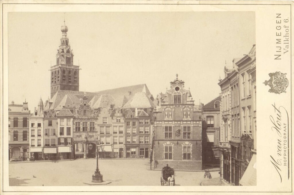 Stevenskerk in het Nijmeegse stadsbeeld, 1890. (Foto: Regionaal Archief Nijmegen) 