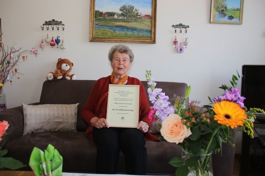 De 90-jarige Dina Arntz - Gerbrands. (foto: Bert Roodbeen)
