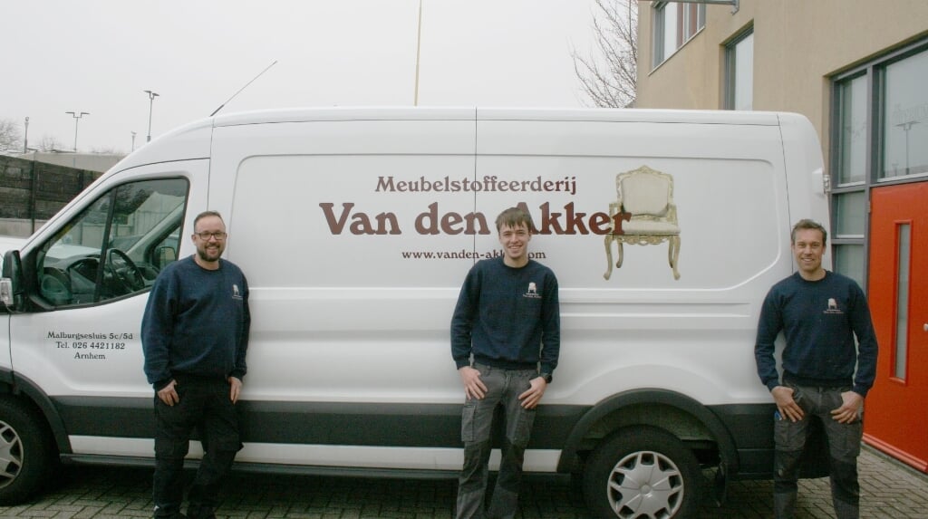 Het team van Meubelstoffeerderij Van den Akker. 