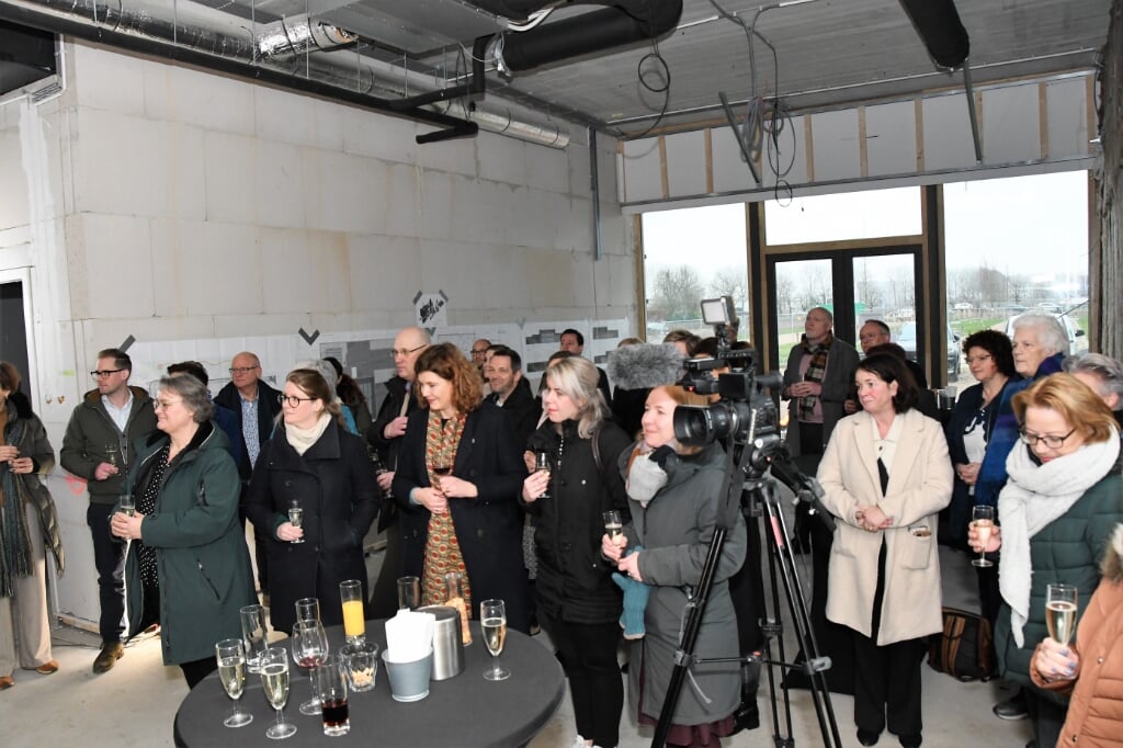 45 gasten kregen een eerste indruk van Dela-crematorium 'Karbrug'. (oto: Arkadiusz)