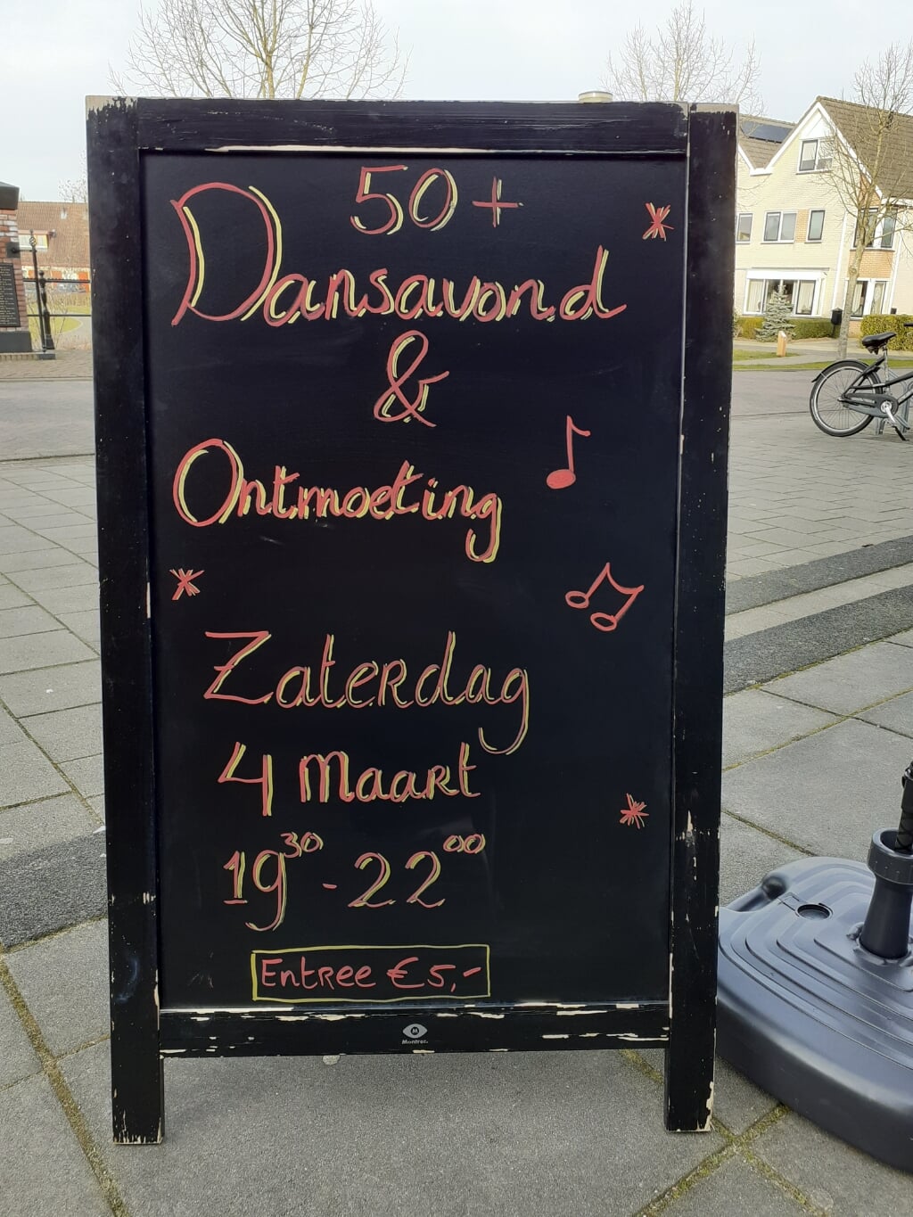 Dansavond in Elst. (foto: Welzijn Rivierstroom)