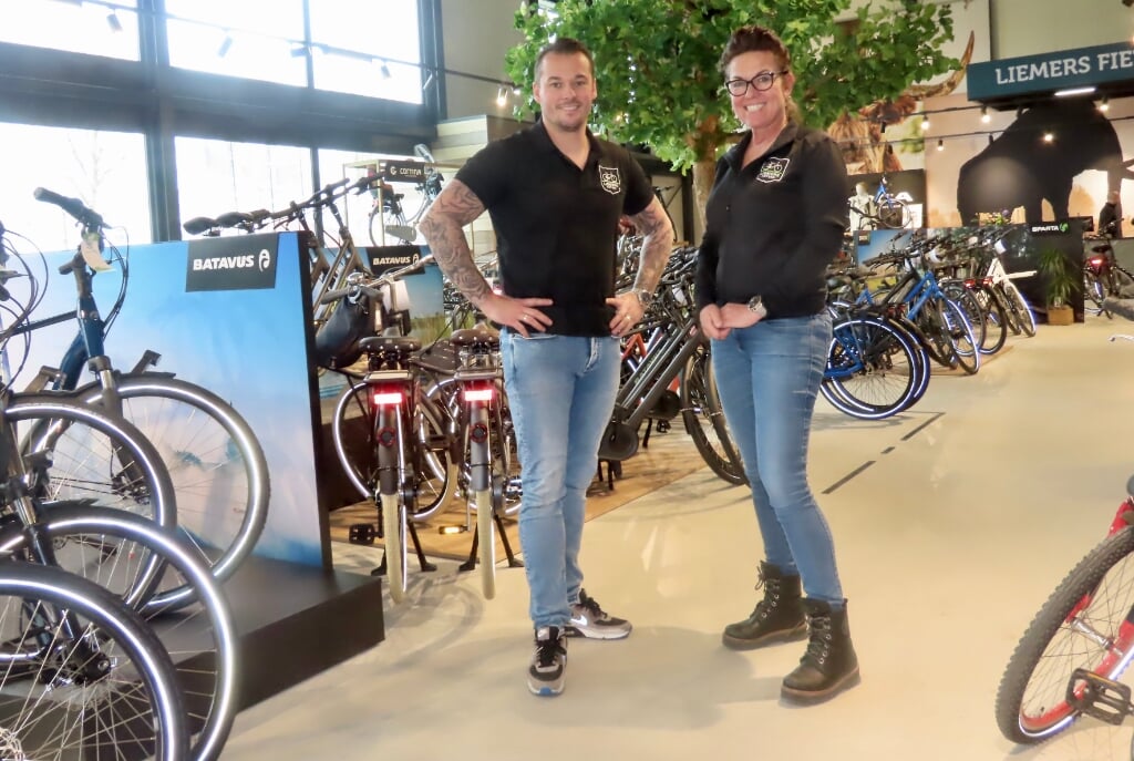 Michiel en Ilse de Warle van de fietsenspeciaalzaak. 