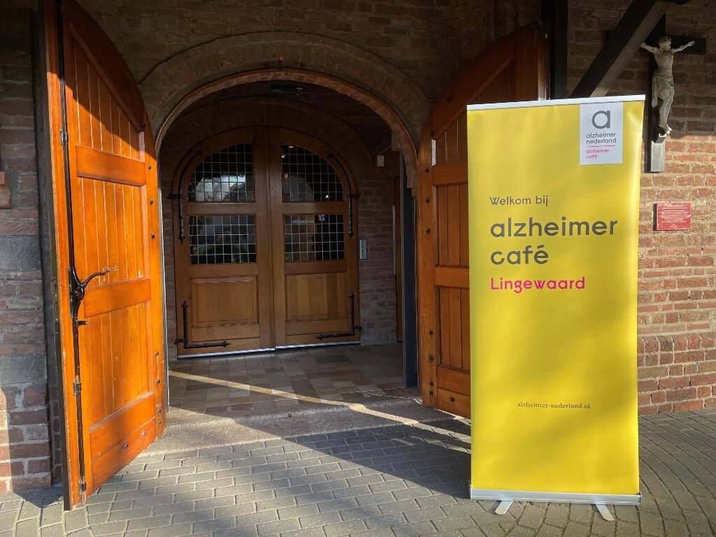 Welkom bij het Alzheimer Café Lingewaard in de Zandse Kerk in Huissen. (foto: Elise Werkman)