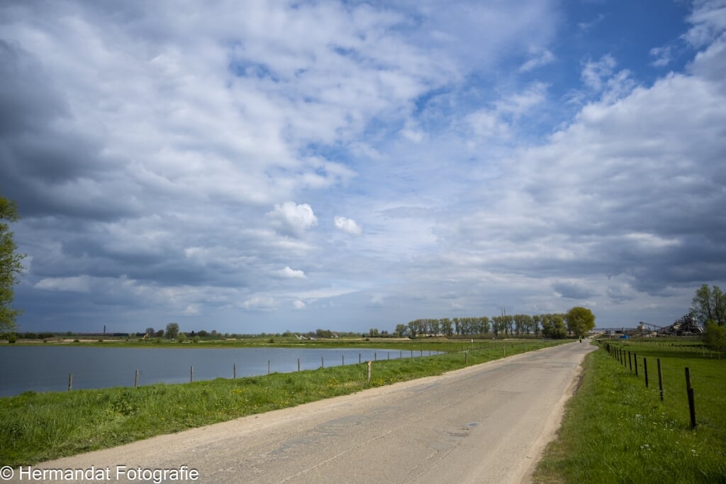 Zandwinning in de Gendtse polder. (foto: Herman Hendriks)
