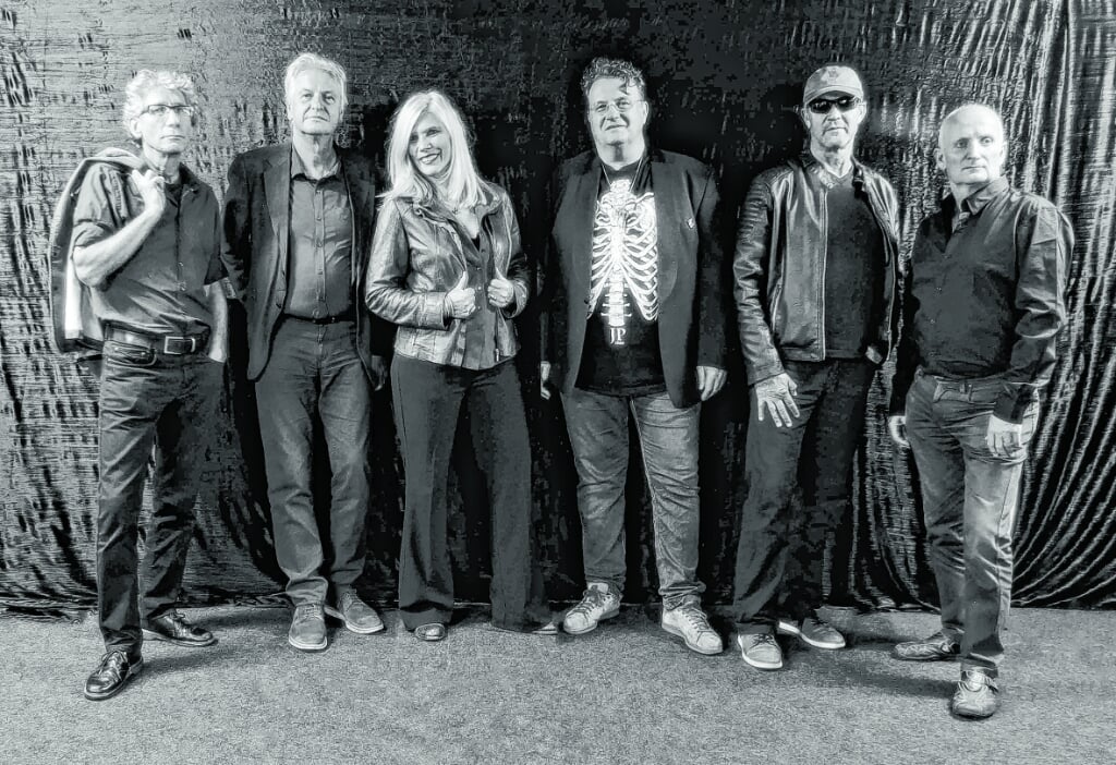 De band Five Long Years. (Foto: Stichting Duuve Mixed Music)