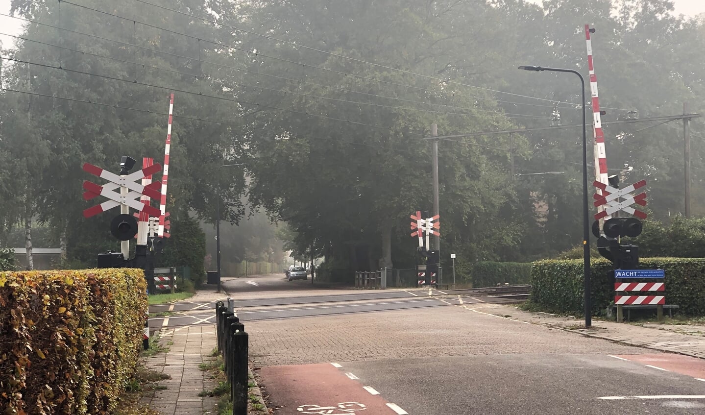 Bij de spoorwegovergang in de Bornerbroeksestraat zou 
een fietstunnel een bijdrage kunnen leveren aan de verkeersveiligheid.