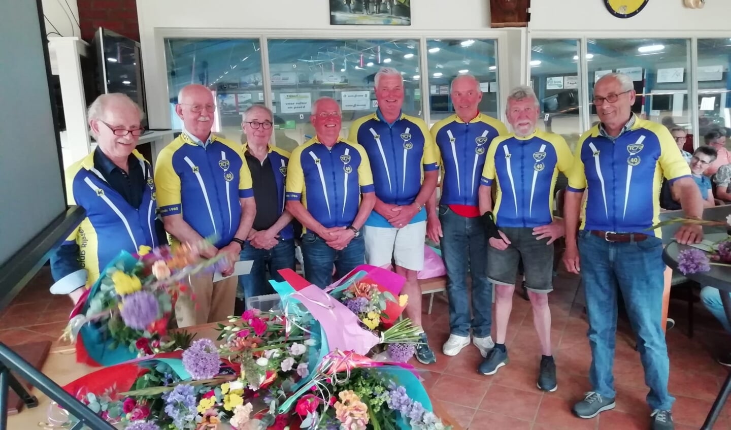 Tourclub Rijssen zet jubilarissen, kilometervreters en vrijwilliger in het zonnetje