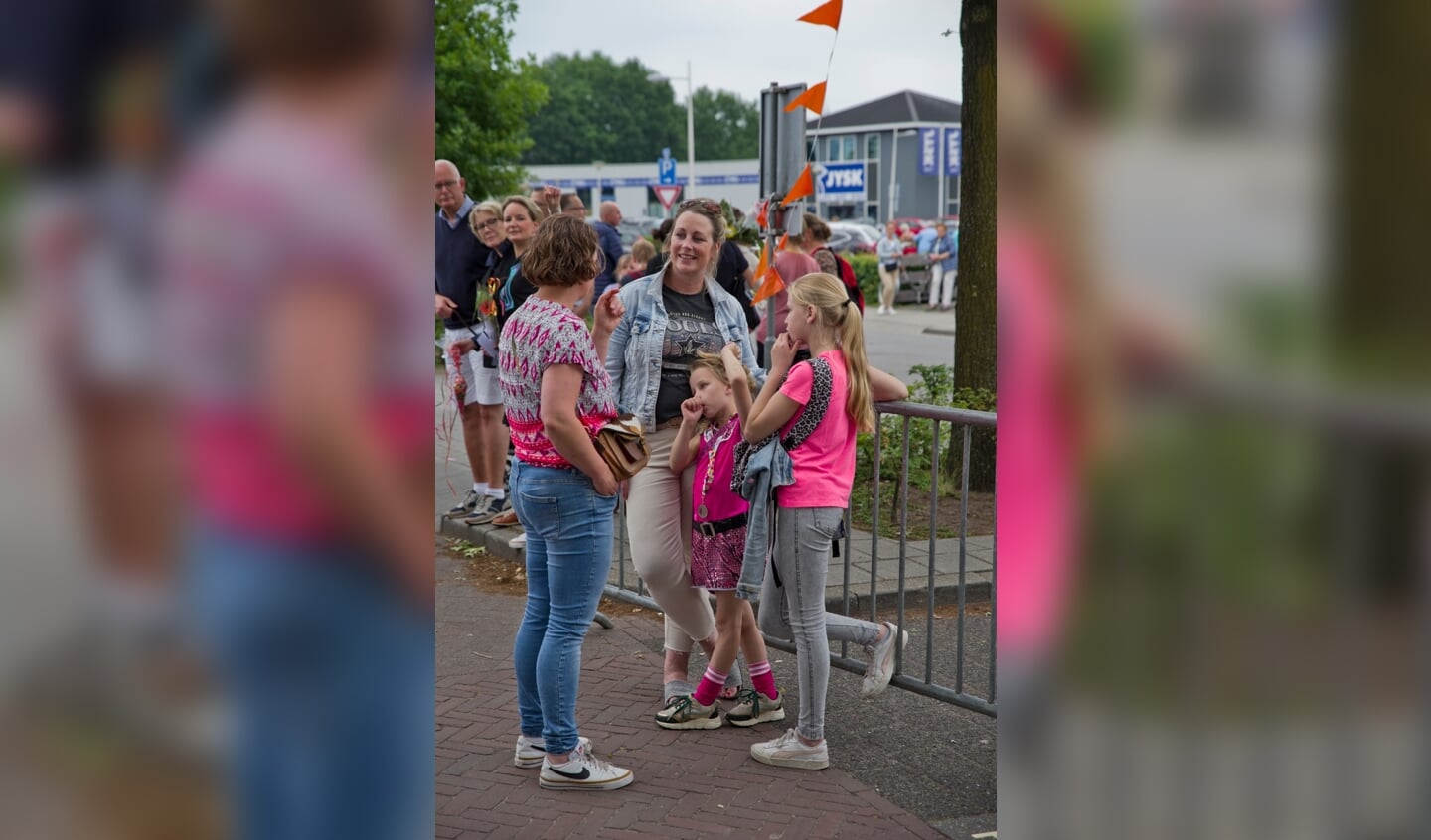 Avondvierdaagse in Wierden populairder dan ooit: vrijdag ruim 1.300 deelnemers