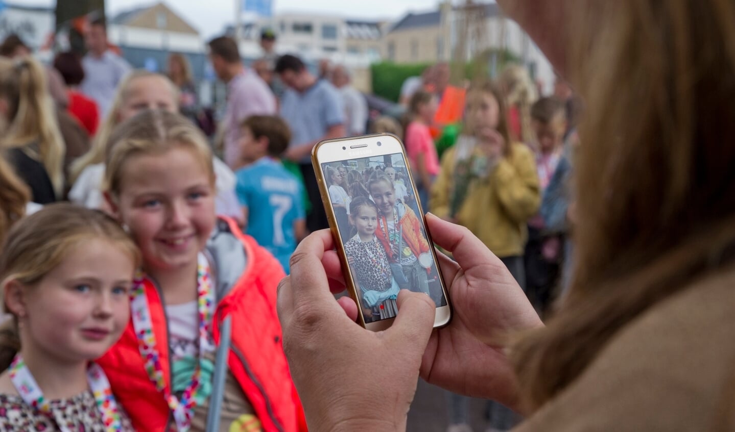 Avondvierdaagse in Wierden populairder dan ooit: vrijdag ruim 1.300 deelnemers