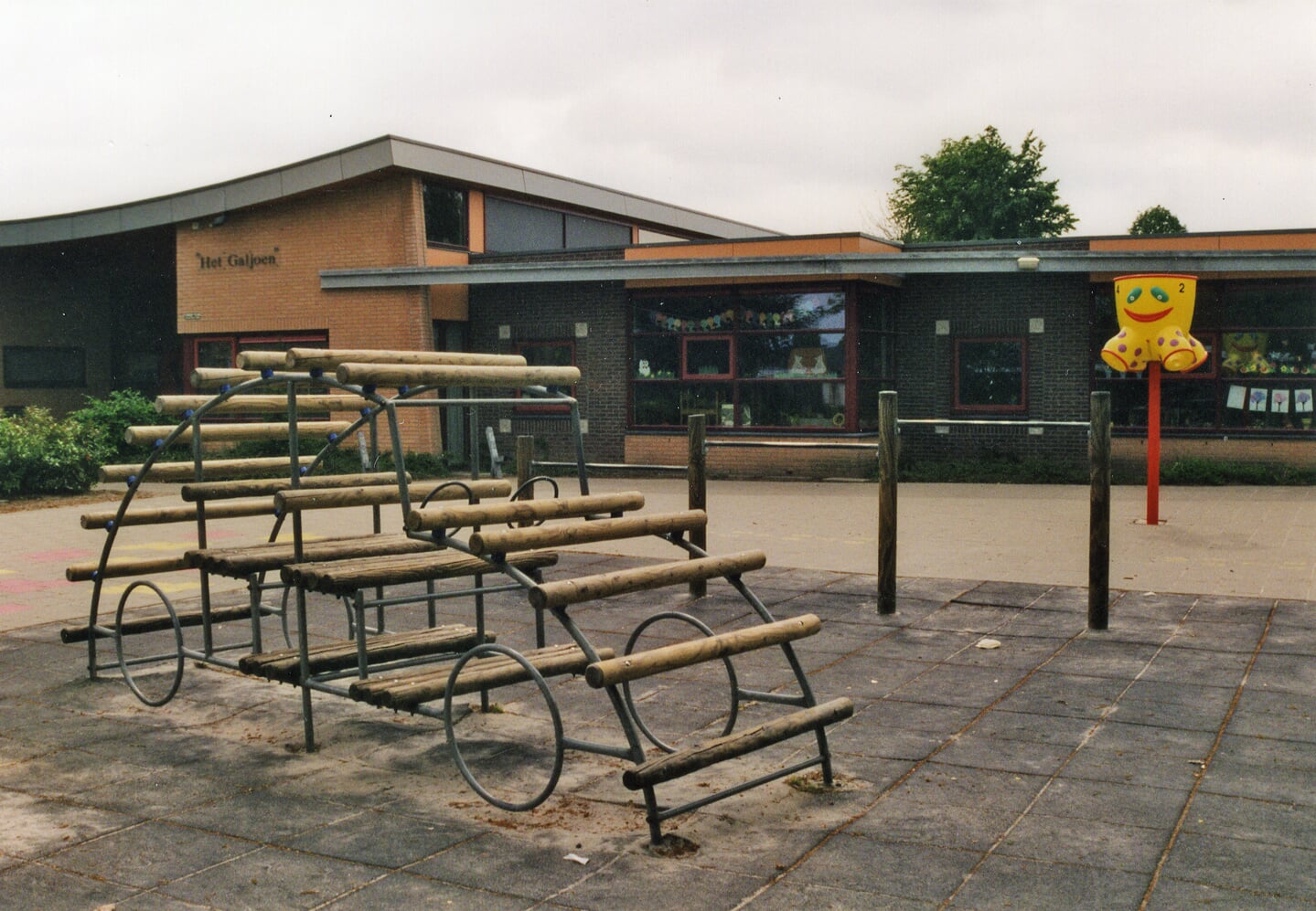 Het Galjoen de katholieke school in de samenvoeging van Sint Jansschool en de Kardinaal Alfrinkschool. 