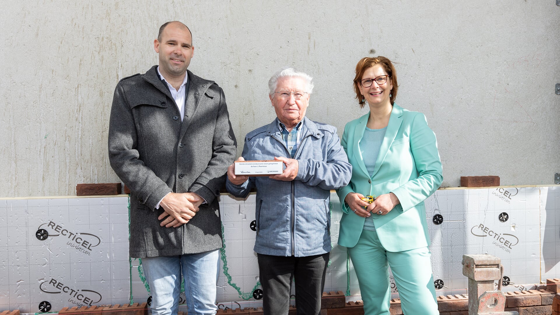 Dennis Hesselink, directeur Oude Wolbers, oud-bewoner Poortman en Tonita Garritsen, directeur bestuurder van Viverion.